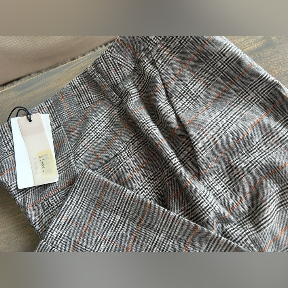 a loves a Women’s Plaid Trousers